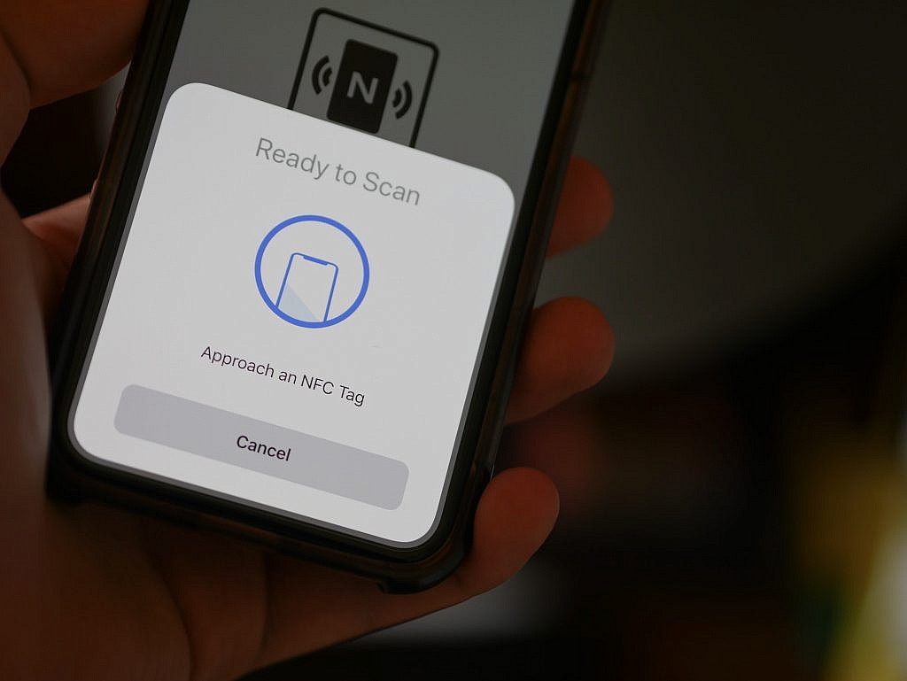 Smart home z HomeKit i Siri - Tagi NFC iOS 13 - GameBy.pl