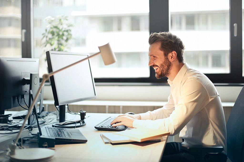 Internet stacjonarny czy mobilny? - GameBy.pl