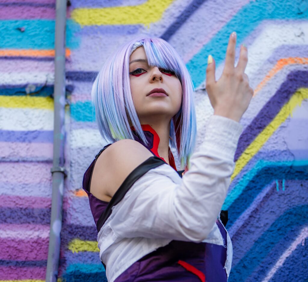 Cosplay Lucyna Kushinada z "Cyberpunk: Edgerunners"