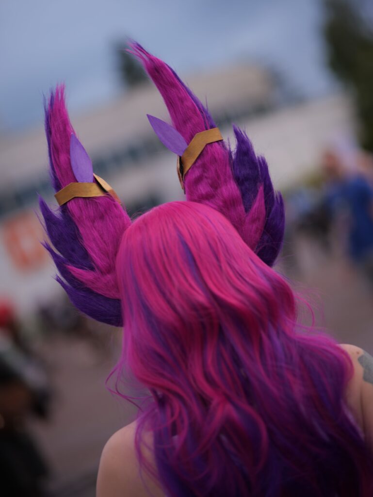 Skończone uszy do Xayah od tyłu