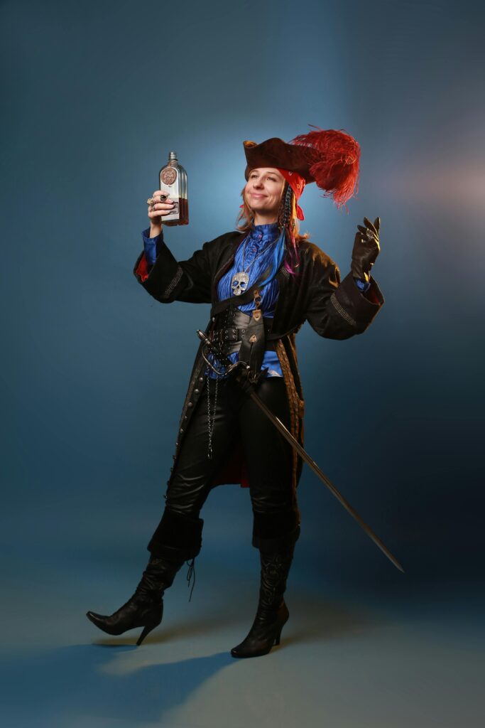 Crossover w cosplayu - pani ma vibe Jacka Sparrowa